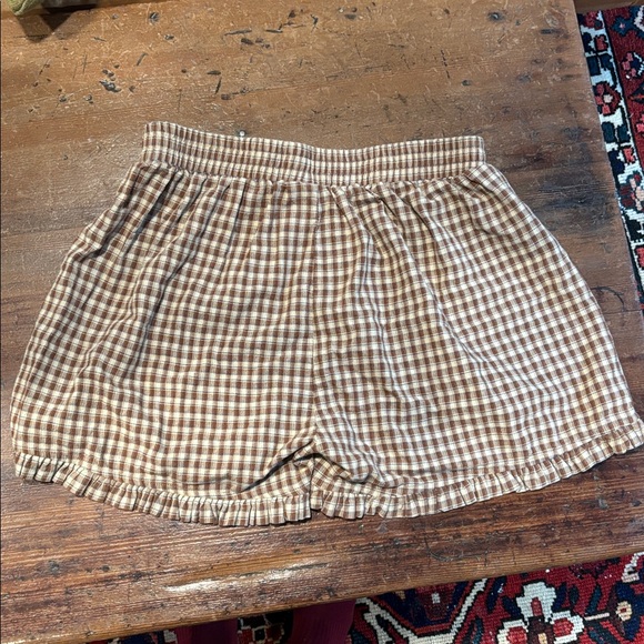 Sonderhaus ruffle shorts - Picture 3 of 3